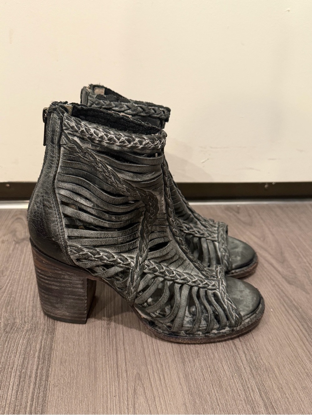 Freebird by Steven Boots Bela Women's 8 Black Zip Back Leather Ankle Caged Open